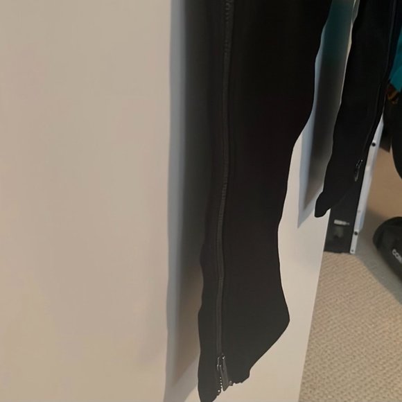 BCBG Crop Ankle Zipper Leggings, size XS - Picture 4 of 4